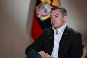 Daniel Noboa ordena alertas de inteligencia sobre empresas en contrataciones públicas