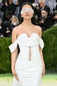 La Met Gala 2026 convierte el misterio en espectáculo: máscaras, lujo y un récord histórico de recaudación