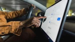 Tu automóvil podría estar vigilando cada movimiento: crece la preocupación por la recopilación de datos personales de los conductores