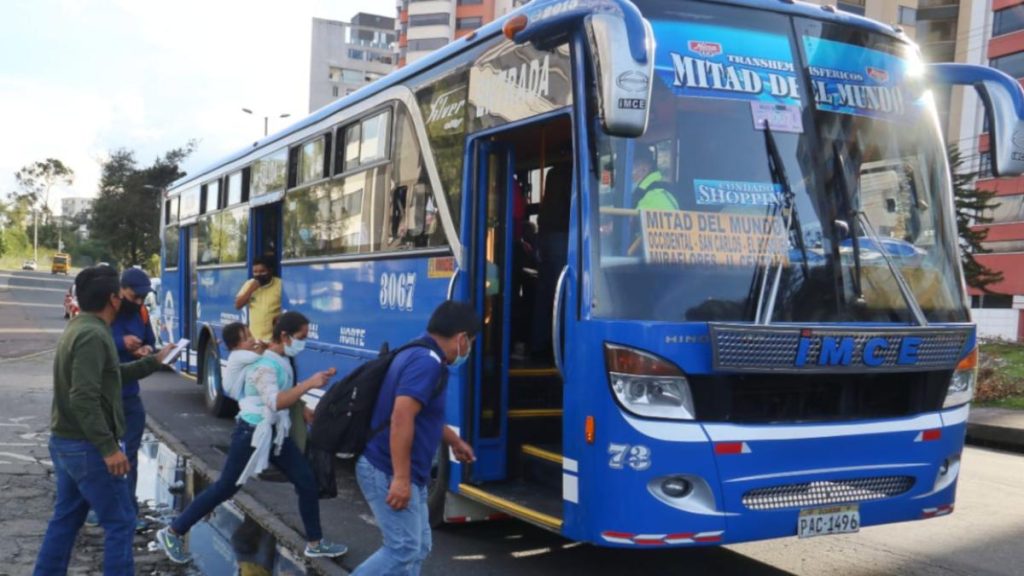 ANT aprueba incremento del 25 % en los pasajes de buses interprovinciales e intraprovinciales en Ecuador