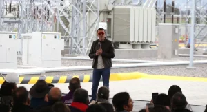 Noboa analiza alivios tributarios para empresas que cumplieron con el 30 % de autogeneración eléctrica